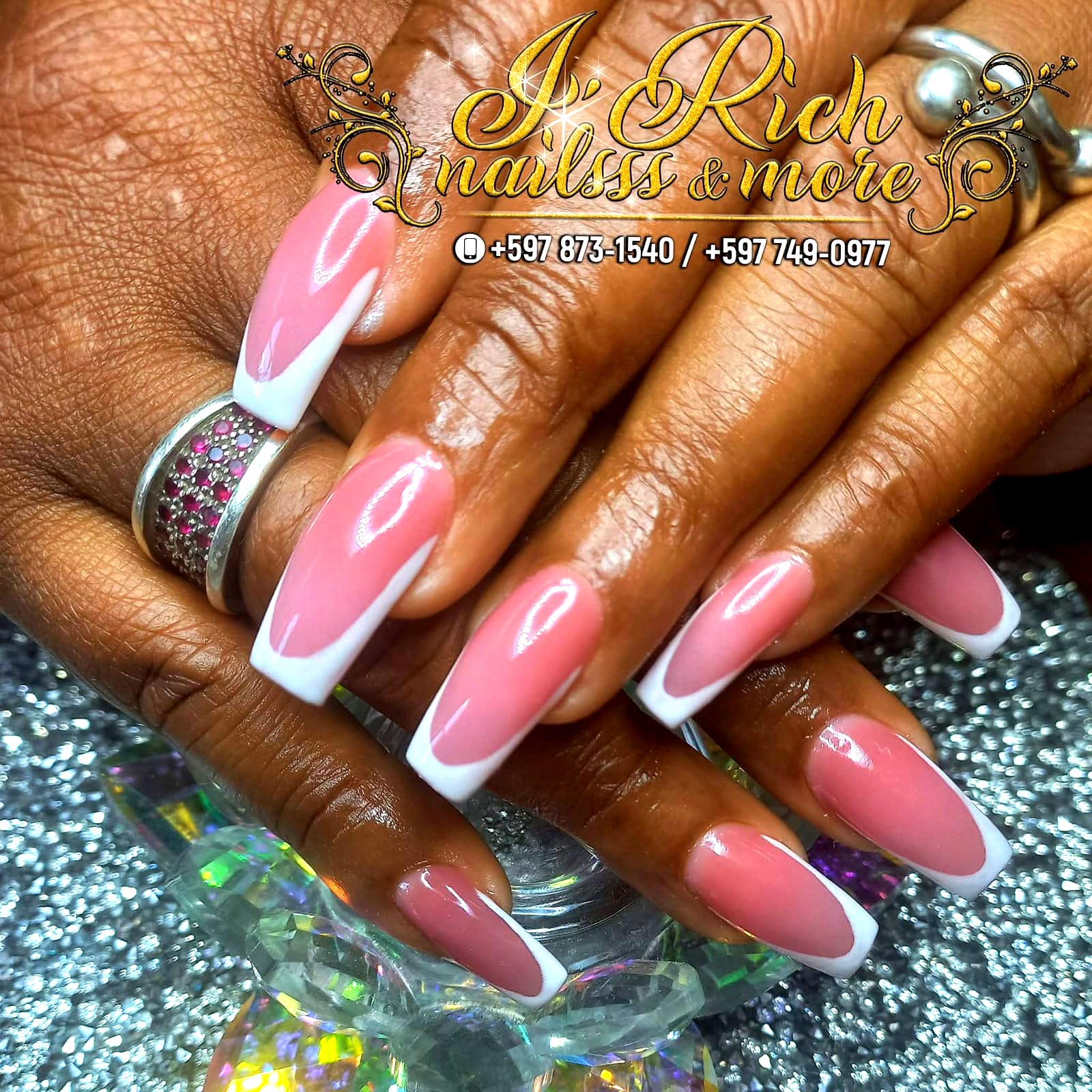 Roze French nagels