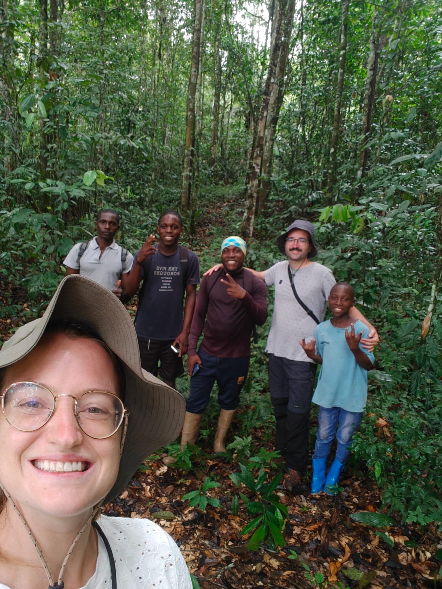Groepsfoto jungle wandeling